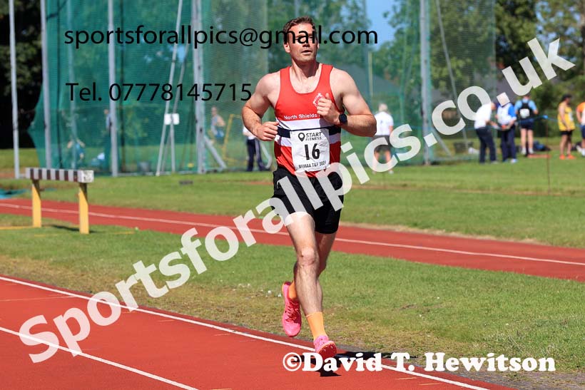 Mens 5000 metres, 2024 NE Masters Track and Field Champs., Monkton Stadium, Jarrow.  Photo: David T. Hewitson/Sports for All Pics